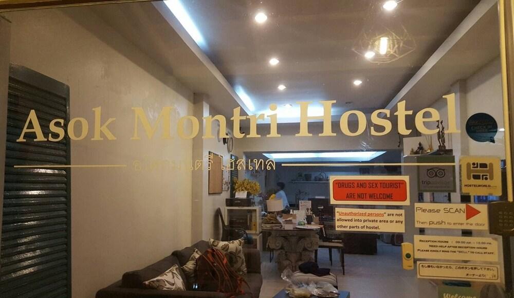 Asok Montri Hostel Bangkok Eksteriør billede